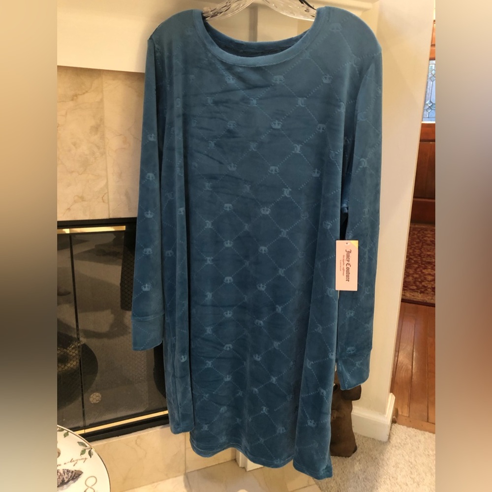 Gorgeous Juicy Couture velour sleep shirt! NWT!